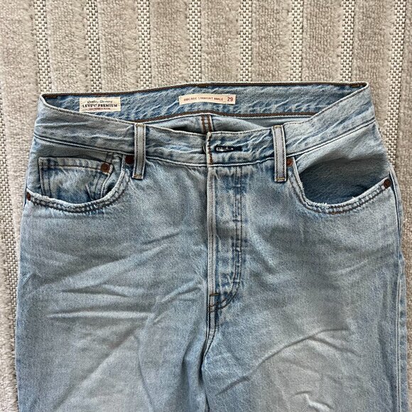 Levi’s Ribcage Straight Ankle Jean in Middle Road, size 29W x 29L - Picture 6 of 7